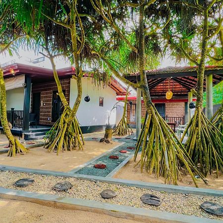 Sea Shell Villa Hikkaduwa 2 Separate Cabanas Ocean Front Villa מראה חיצוני תמונה