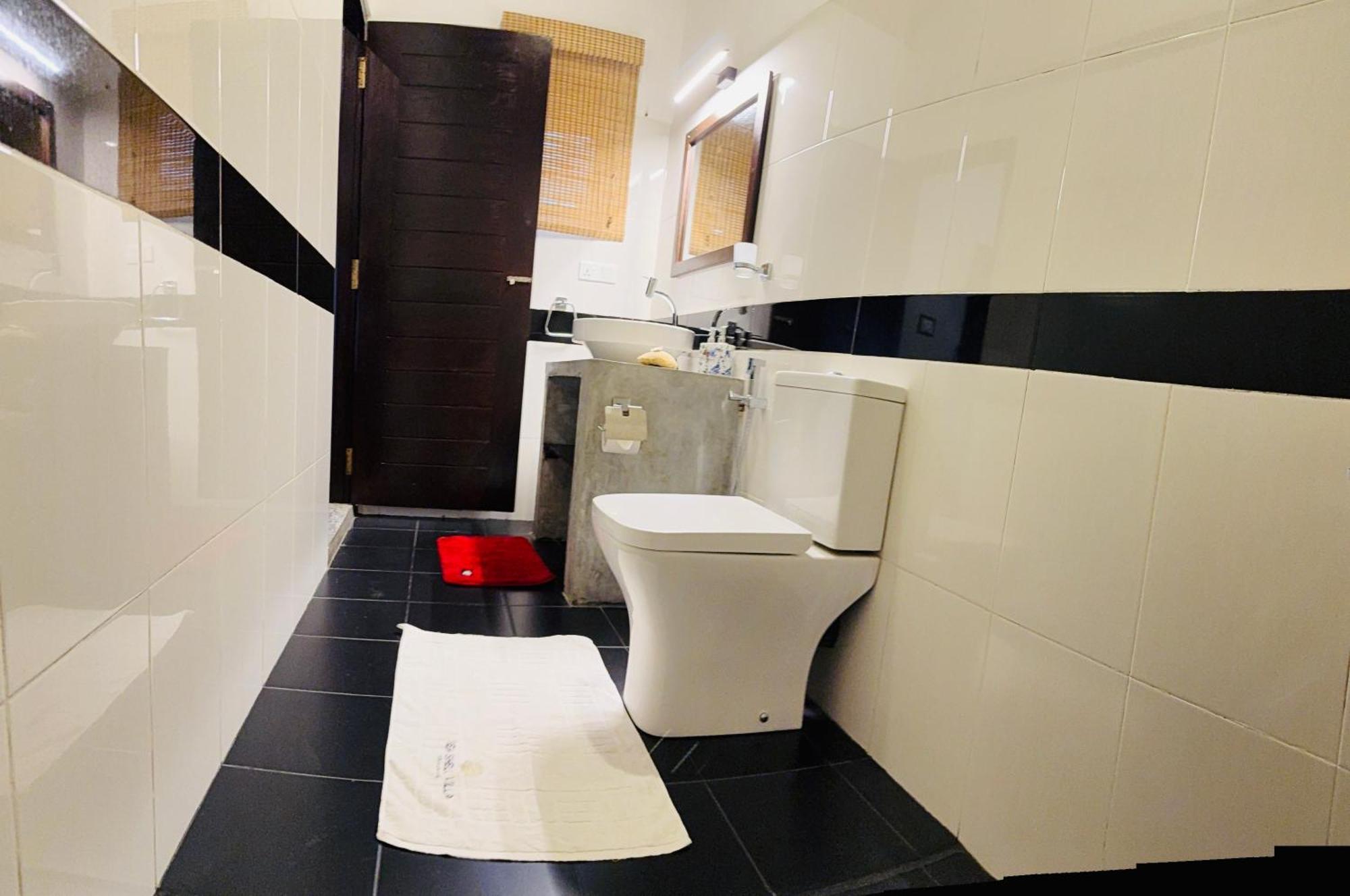 Sea Shell Villa Hikkaduwa 2 Separate Cabanas Ocean Front Villa מראה חיצוני תמונה