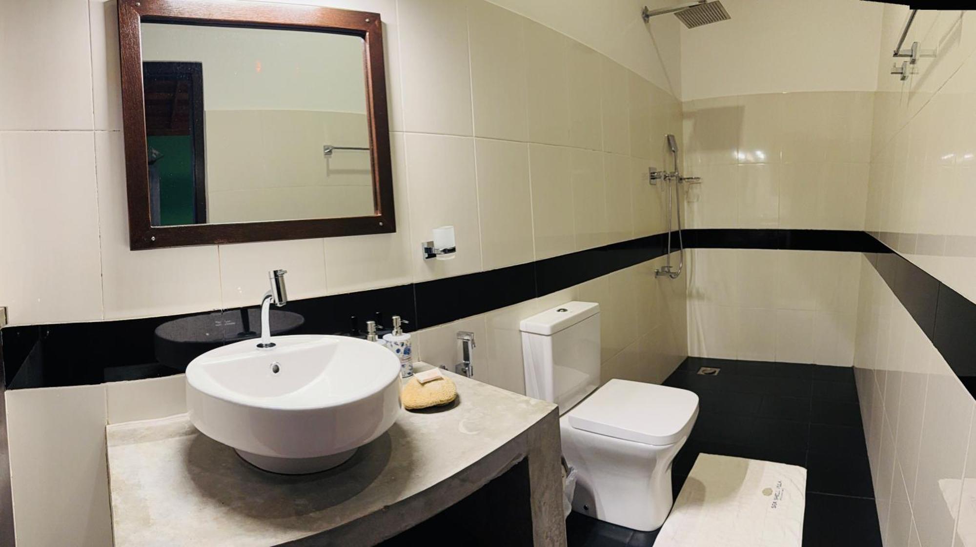 Sea Shell Villa Hikkaduwa 2 Separate Cabanas Ocean Front Villa מראה חיצוני תמונה
