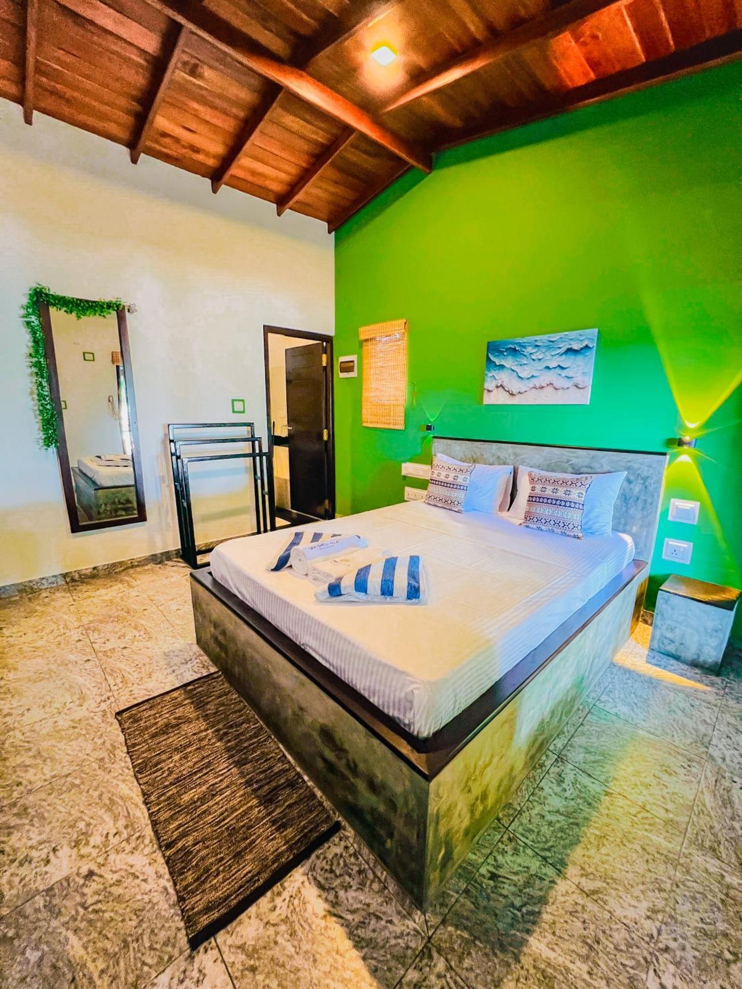 Sea Shell Villa Hikkaduwa 2 Separate Cabanas Ocean Front Villa מראה חיצוני תמונה